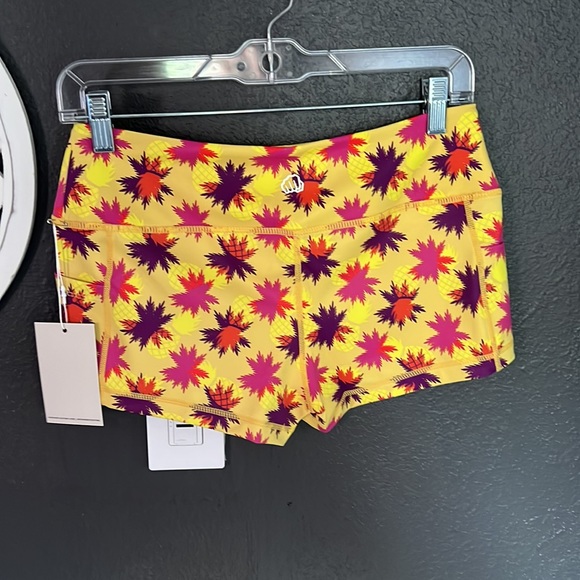 FmFm are they pineapples medium booty shorts NEW - Picture 2 of 4